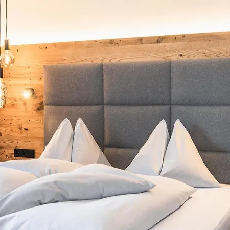 Wolf Otel